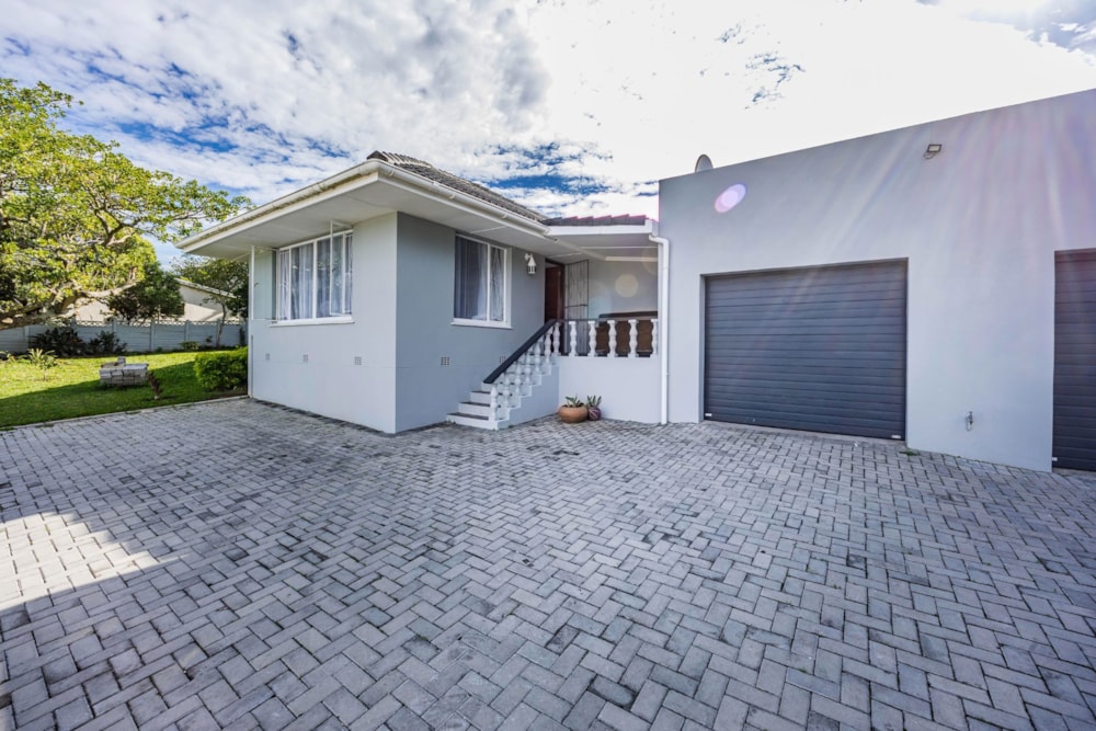 House for sale in Beacon Bay - 1EZ1741614 House for sale in Beacon Bay - 1EZ1741614