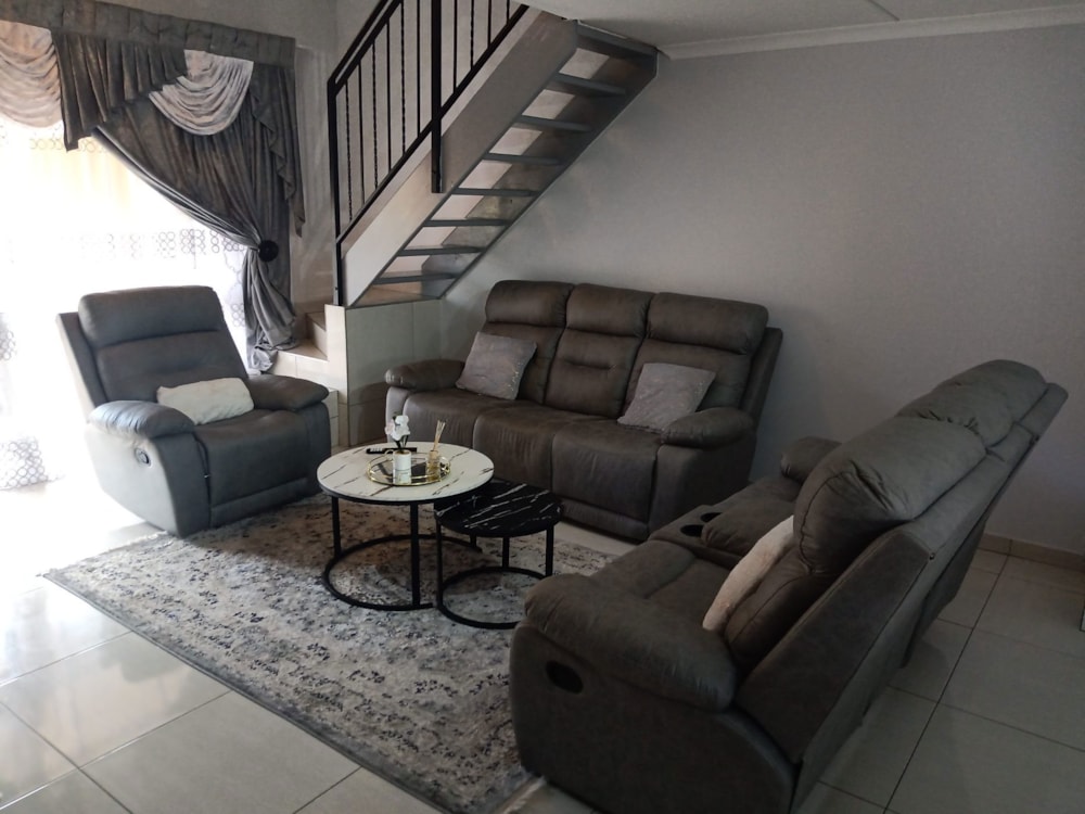 Apartment to rent in Sunninghill - FYL1742007