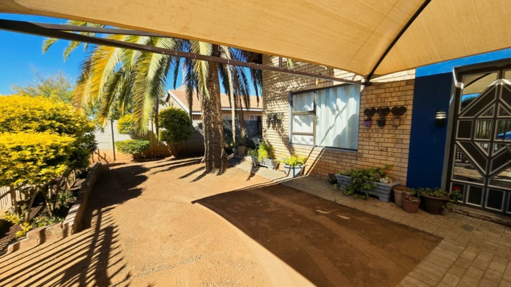 House for sale in Beaconsfield - 1KJ1746513 House for sale in Beaconsfield - 1KJ1746513