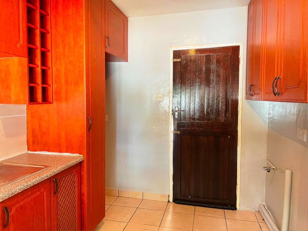 Townhouse to rent in Village, Botswana - 3BO1742247 Townhouse to rent in Village, Botswana - 3BO1742247