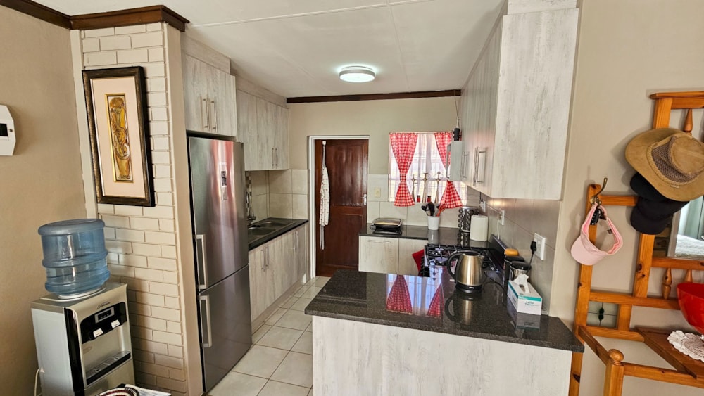 Townhouse for sale in Uitsig, Bloemfontein - 1BX1743034 Townhouse for sale in Uitsig, Bloemfontein - 1BX1743034
