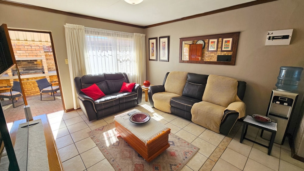 Townhouse for sale in Uitsig, Bloemfontein - 1BX1743034 Townhouse for sale in Uitsig, Bloemfontein - 1BX1743034