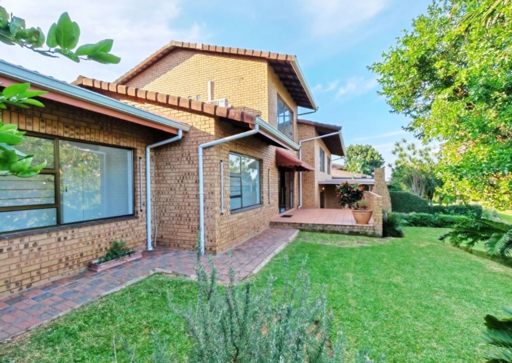 Townhouse to rent in La Lucia - 1ND1739893