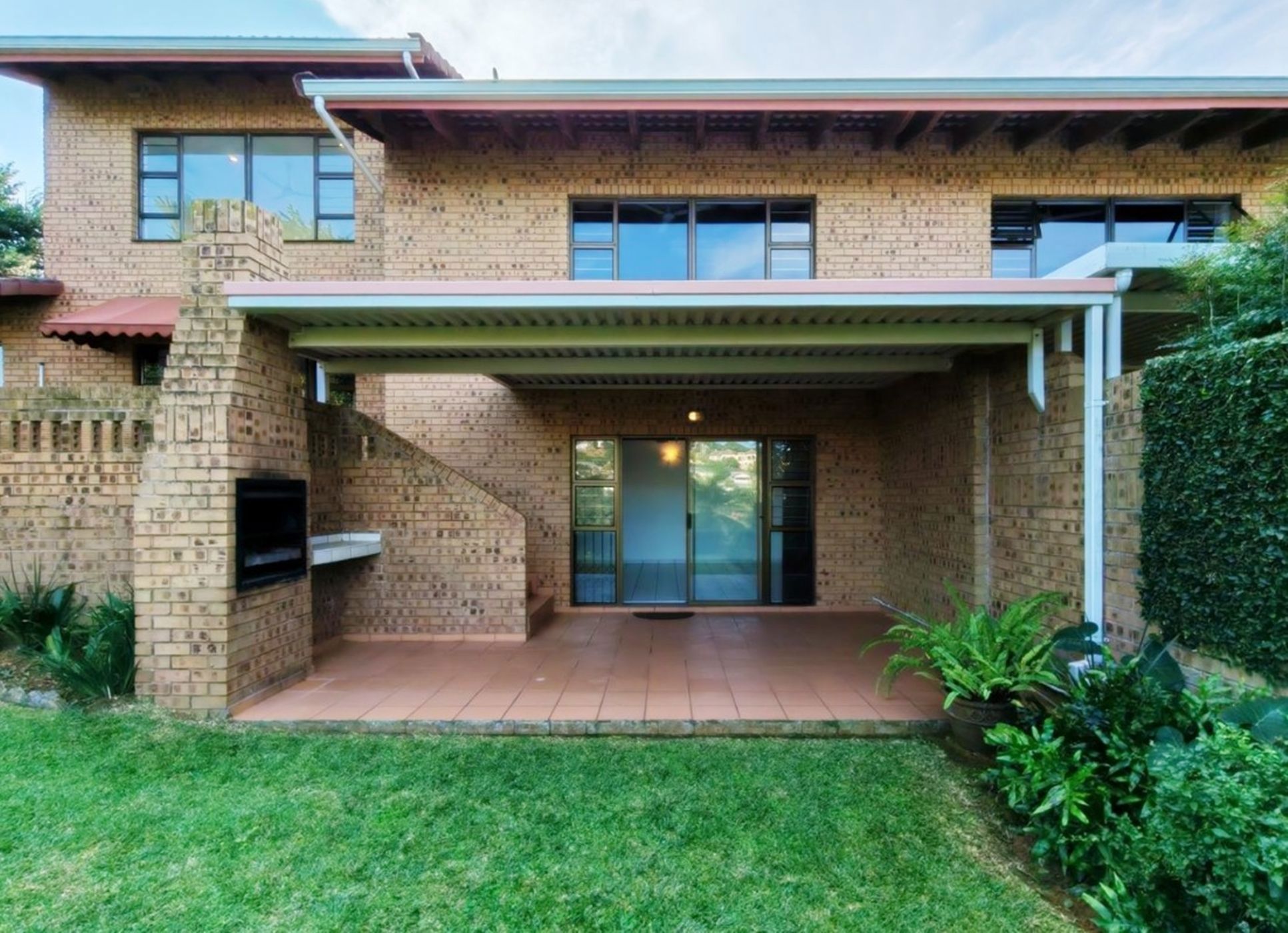 Townhouse to rent in La Lucia - 1ND1739893