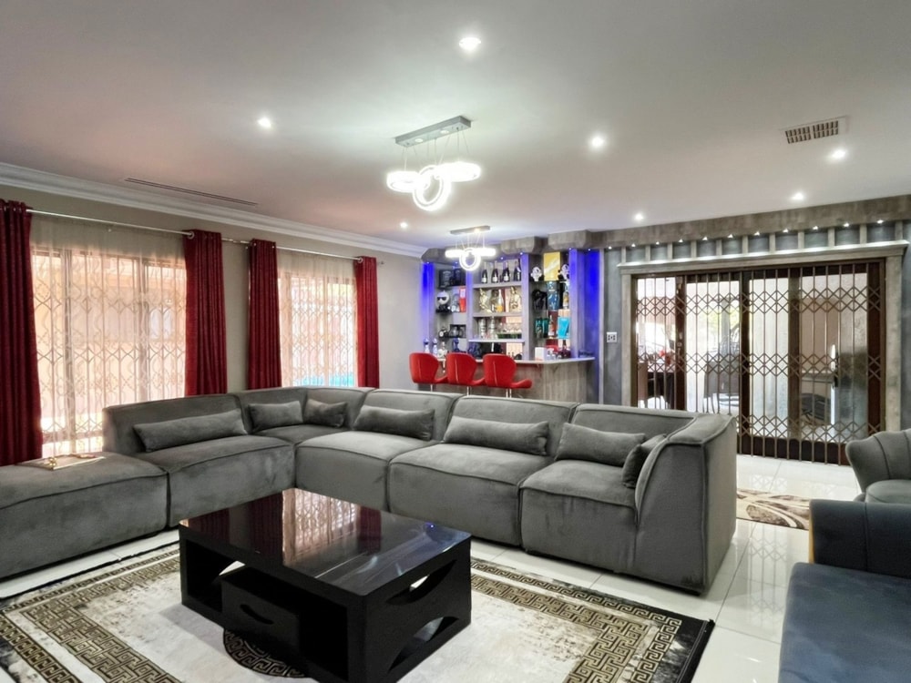 House for sale in La Lucia - 1ND1744556 House for sale in La Lucia - 1ND1744556