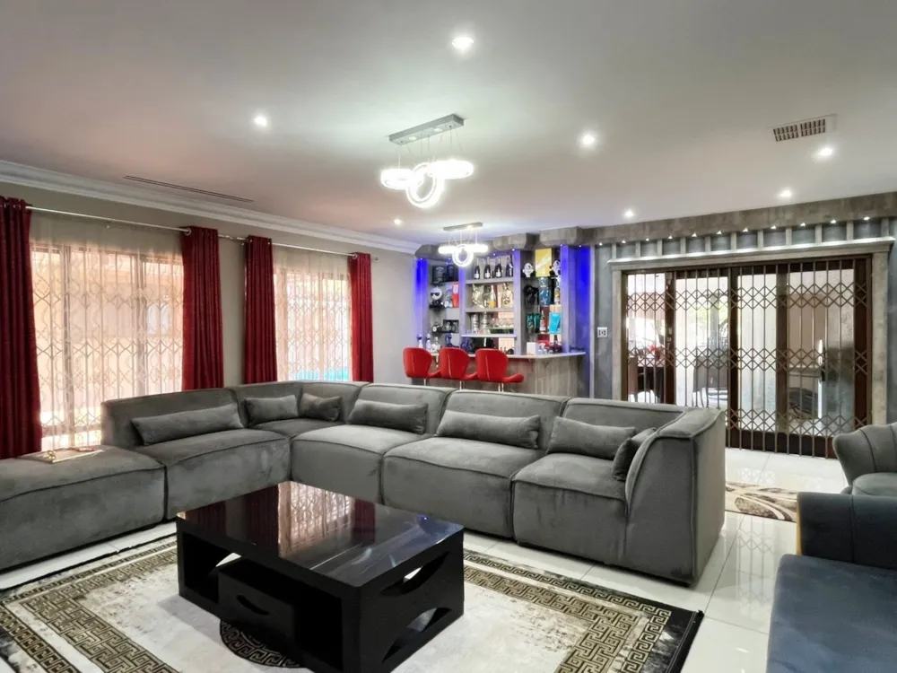 House for sale in La Lucia - 1ND1744556 House for sale in La Lucia - 1ND1744556