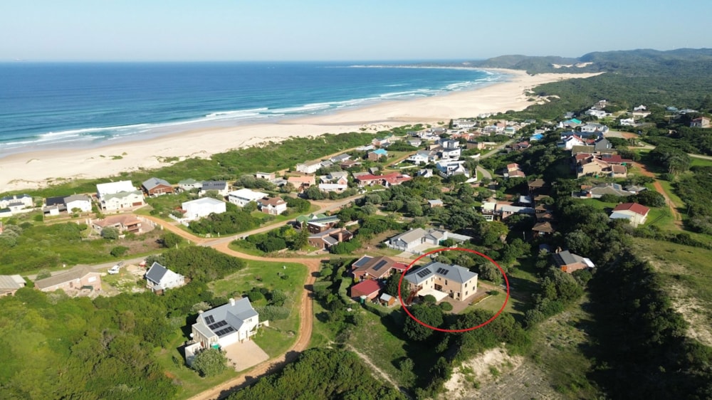 House for sale in Oyster Bay, Eastern Cape - 1SA1741534 House for sale in Oyster Bay, Eastern Cape - 1SA1741534