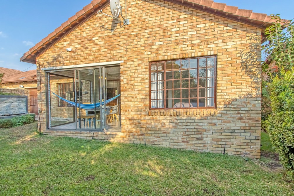 Townhouse for sale in Craigavon - FW1743385
