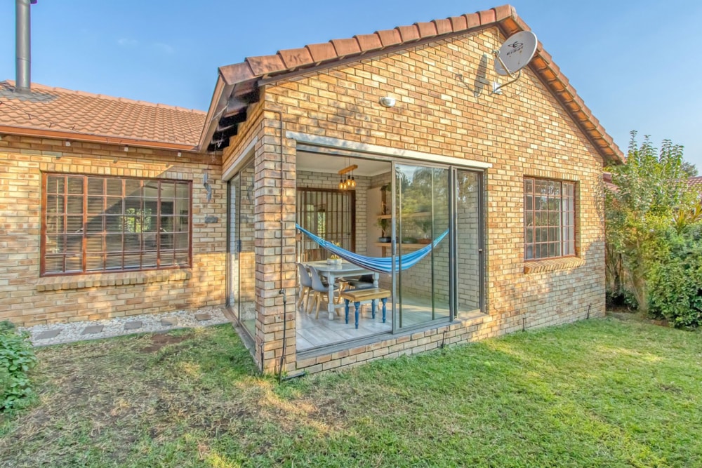 Townhouse for sale in Craigavon - FW1743385