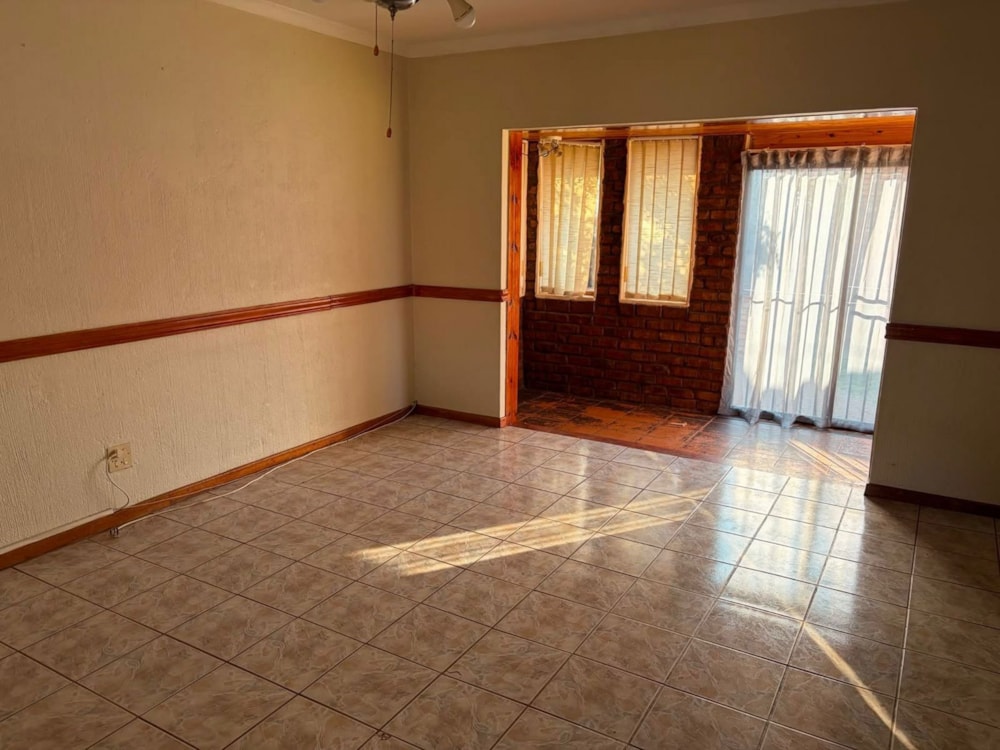 House for sale in Camelot, Kimberley - 1KJ1744075 House for sale in Camelot, Kimberley - 1KJ1744075