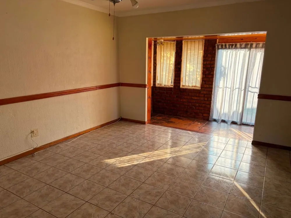 House for sale in Camelot, Kimberley - 1KJ1744075 House for sale in Camelot, Kimberley - 1KJ1744075