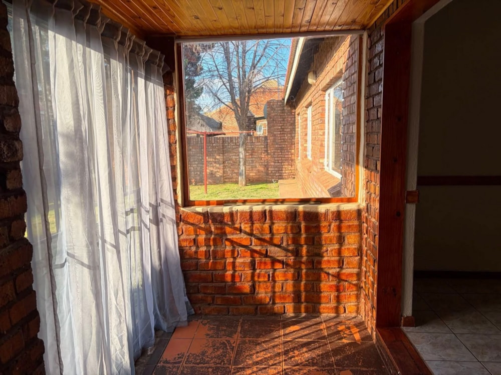 House for sale in Camelot, Kimberley - 1KJ1744075 House for sale in Camelot, Kimberley - 1KJ1744075