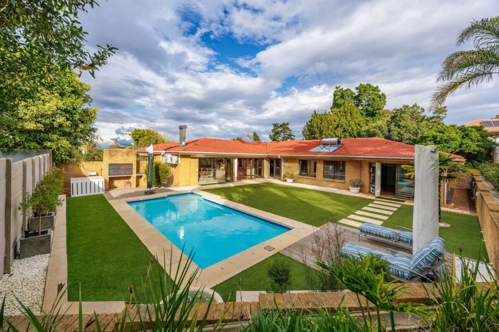 Single-storey house for sale in Aurora, Durbanville - DBV1741627
