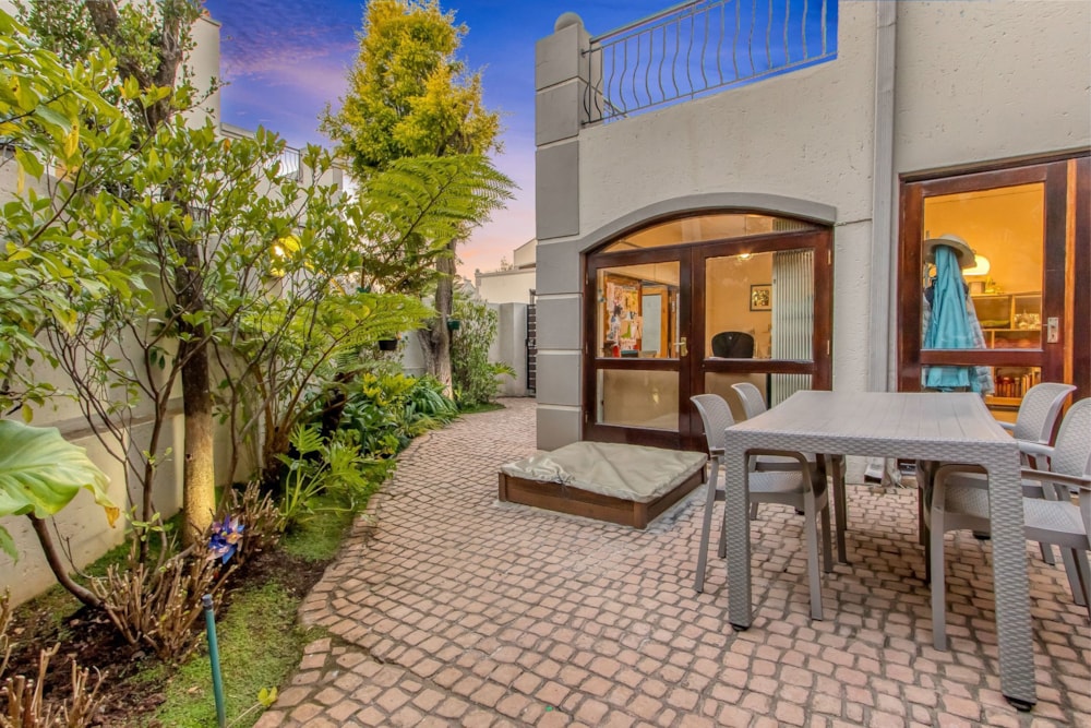 Garden apartment for sale in Waverley, Johannesburg - HP1745244 Garden apartment for sale in Waverley, Johannesburg - HP1745244