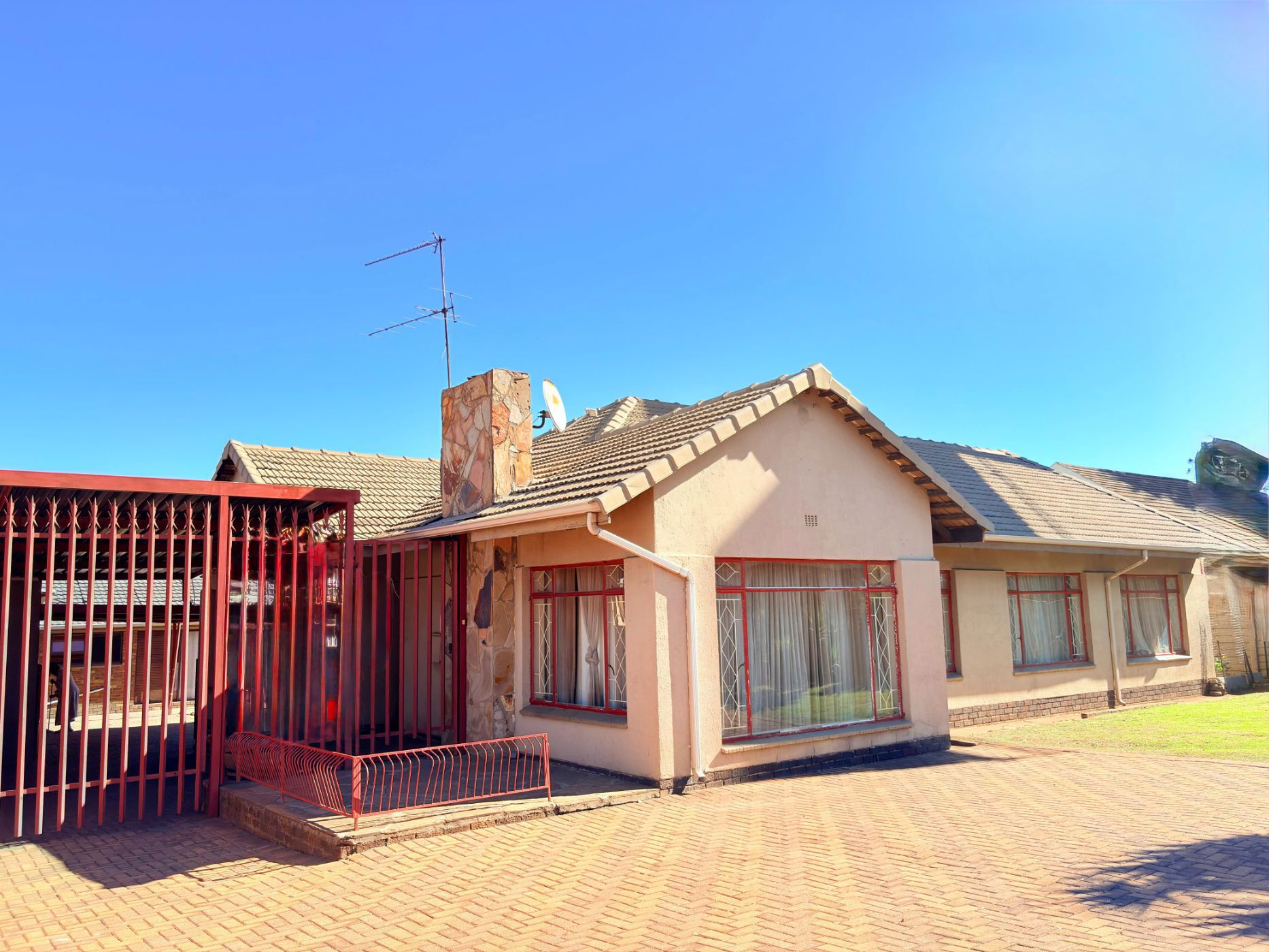 House for sale in Rhodesfield - KTP1743130