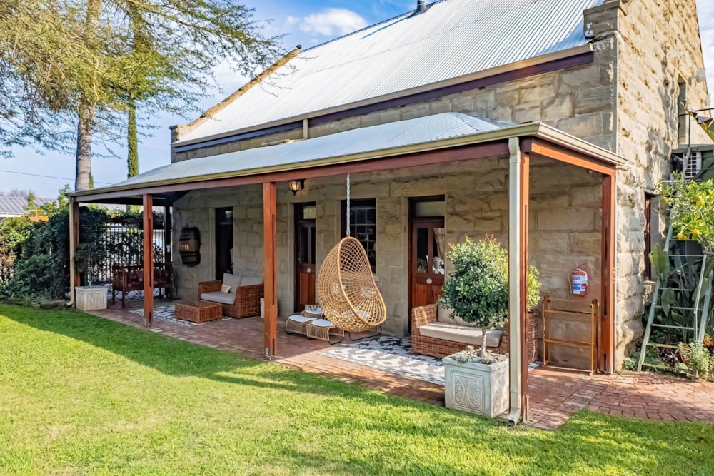 Guesthouse for sale in Wesbank, Oudtshoorn - 1OU1745277 Guesthouse for sale in Wesbank, Oudtshoorn - 1OU1745277