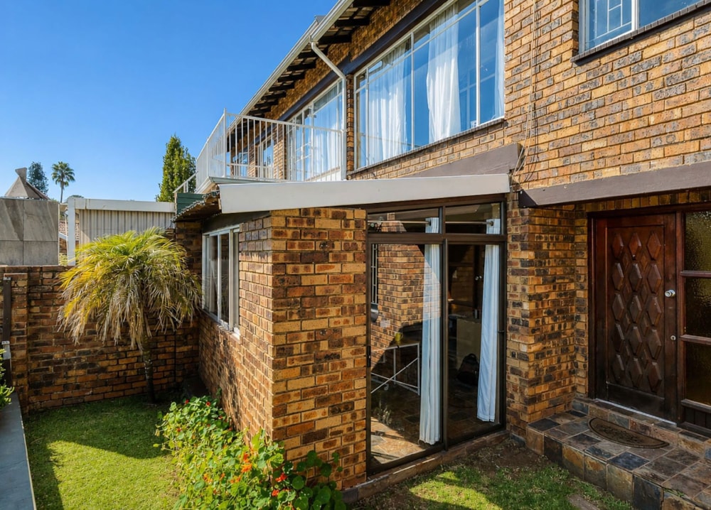Townhouse for sale in Roodekrans - RAN1745165 Townhouse for sale in Roodekrans - RAN1745165