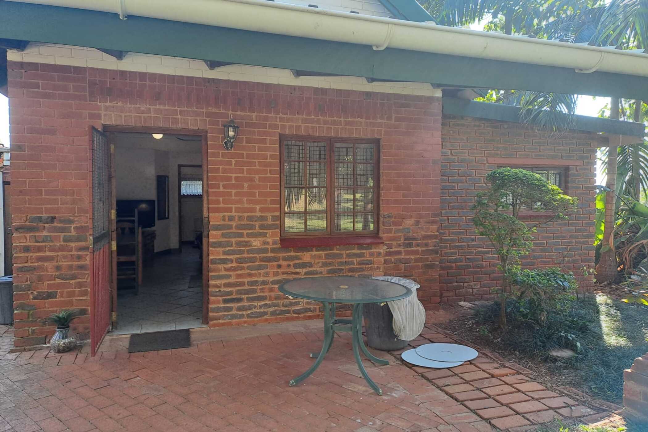Bachelor apartment to rent in Amanzimtoti - 1WB1745175