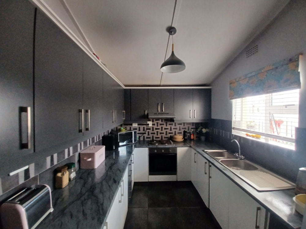 House for sale in Westridge, Mitchells Plain - 1MN1744975 House for sale in Westridge, Mitchells Plain - 1MN1744975