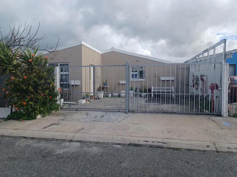 House for sale in Westridge, Mitchells Plain - 1MN1744975 House for sale in Westridge, Mitchells Plain - 1MN1744975