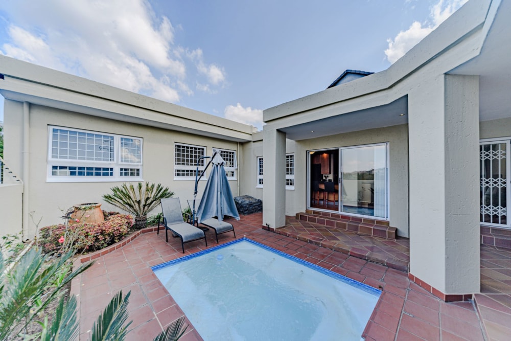 Security complex home for sale in Waterkloof Ridge - PT1743868 Security complex home for sale in Waterkloof Ridge - PT1743868