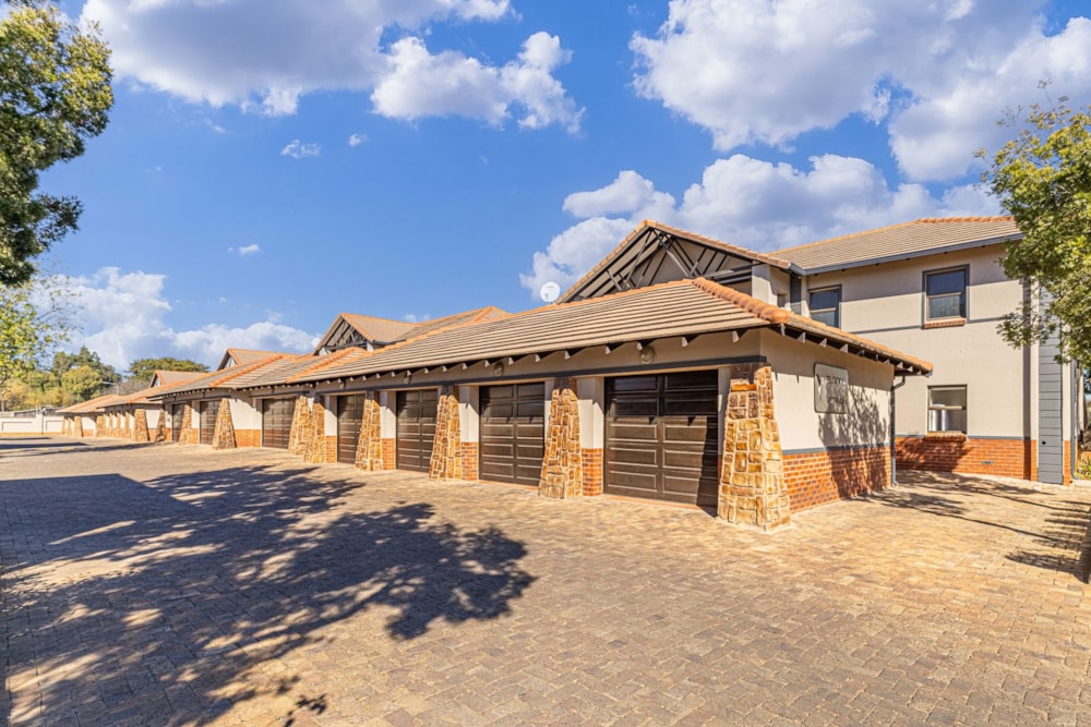 Golf estate house for sale in Ebotse Golf Estate - EN1746303 Golf estate house for sale in Ebotse Golf Estate - EN1746303