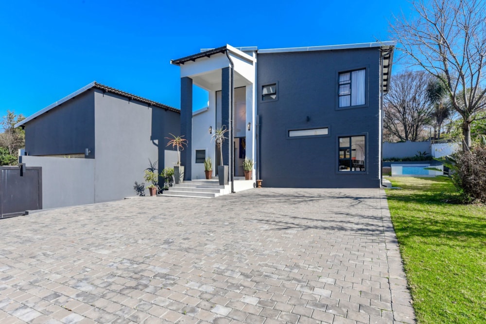 Cluster for sale in Bryanston - HP1744805 Cluster for sale in Bryanston - HP1744805