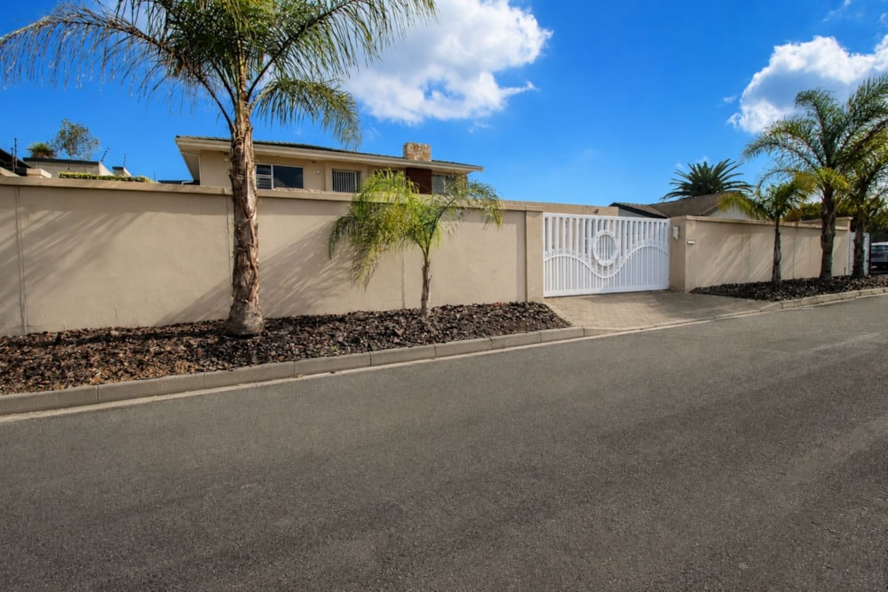 House for sale in Panorama, Parow - 1PLA1746835