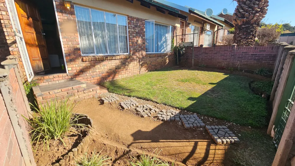 Townhouse for sale in Uitsig, Bloemfontein - 1BX1744710 Townhouse for sale in Uitsig, Bloemfontein - 1BX1744710