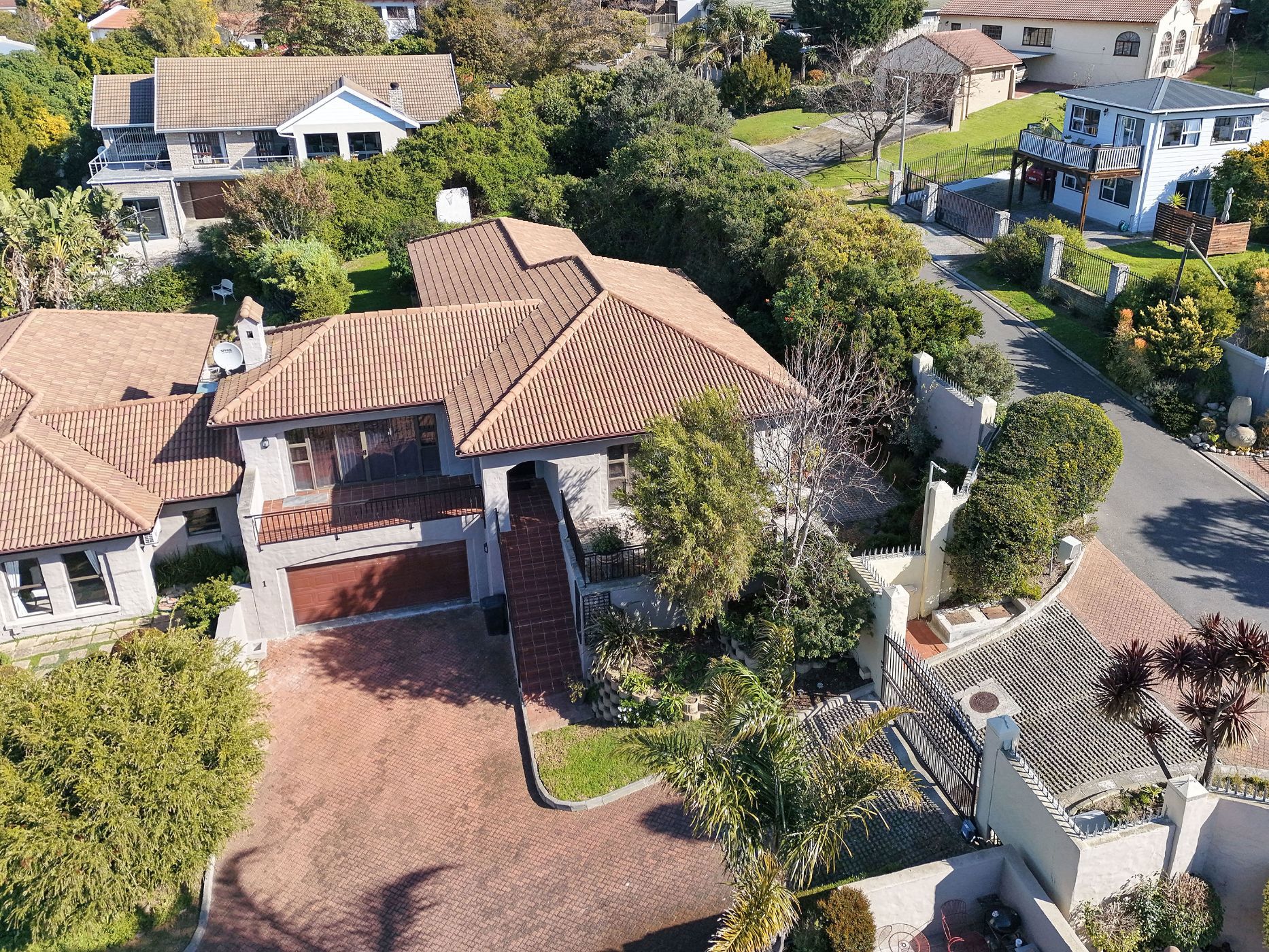 House to rent in Somerset West - SWL1746410