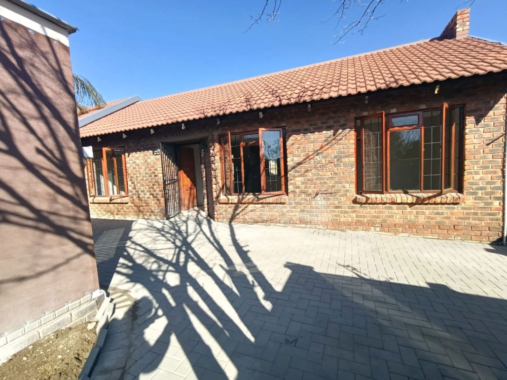 Townhouse to rent in Langenhovenpark - 1BX1744660 Townhouse to rent in Langenhovenpark - 1BX1744660