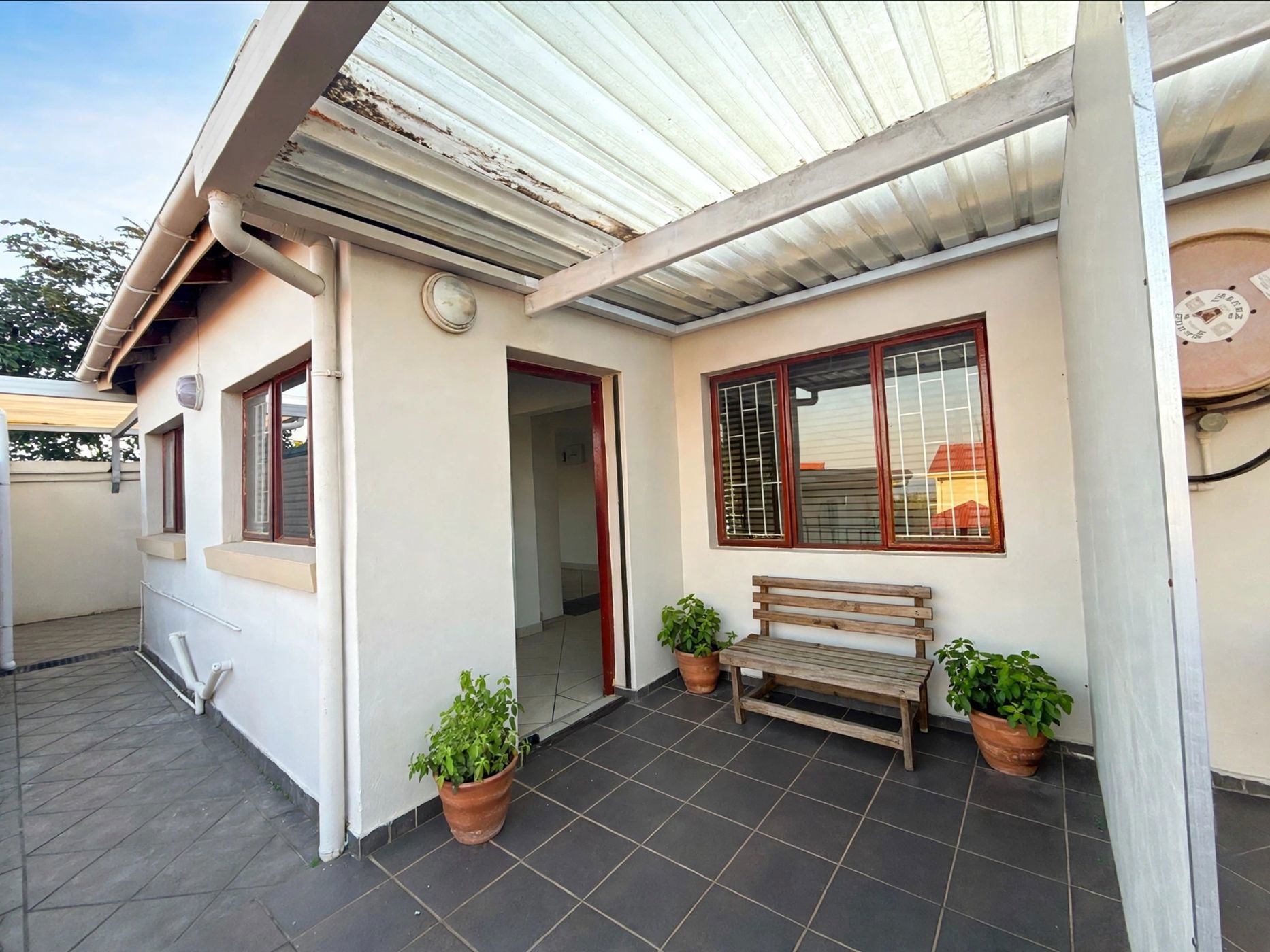 Cottage to rent in Durban North - 1ND1746453