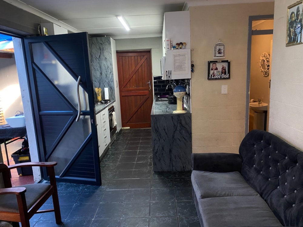 House for sale in Rocklands, Mitchells Plain - 1MN1745637