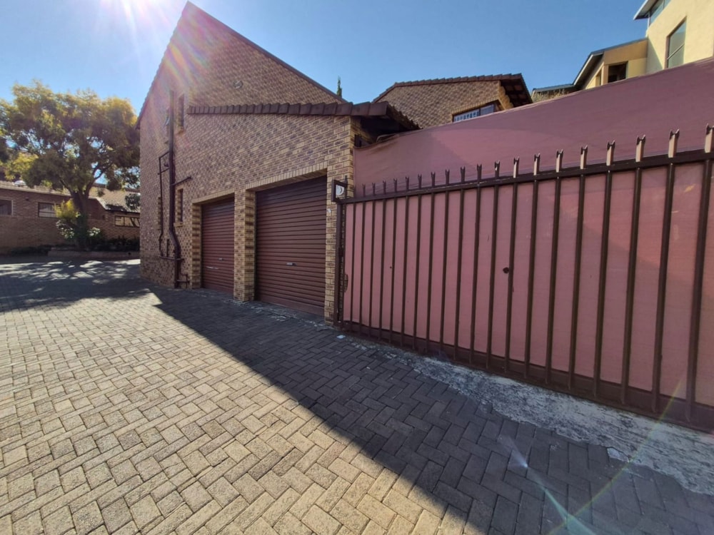 Townhouse for sale in Westdene, Bloemfontein - 1BX1746557 Townhouse for sale in Westdene, Bloemfontein - 1BX1746557