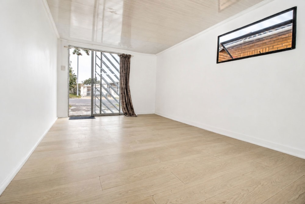 Bachelor apartment to rent in Bothasig - 1PLA1746473 Bachelor apartment to rent in Bothasig - 1PLA1746473