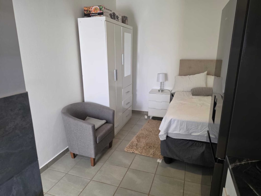 Bachelor apartment let in Amanzimtoti - 1WB1745040 Bachelor apartment let in Amanzimtoti - 1WB1745040