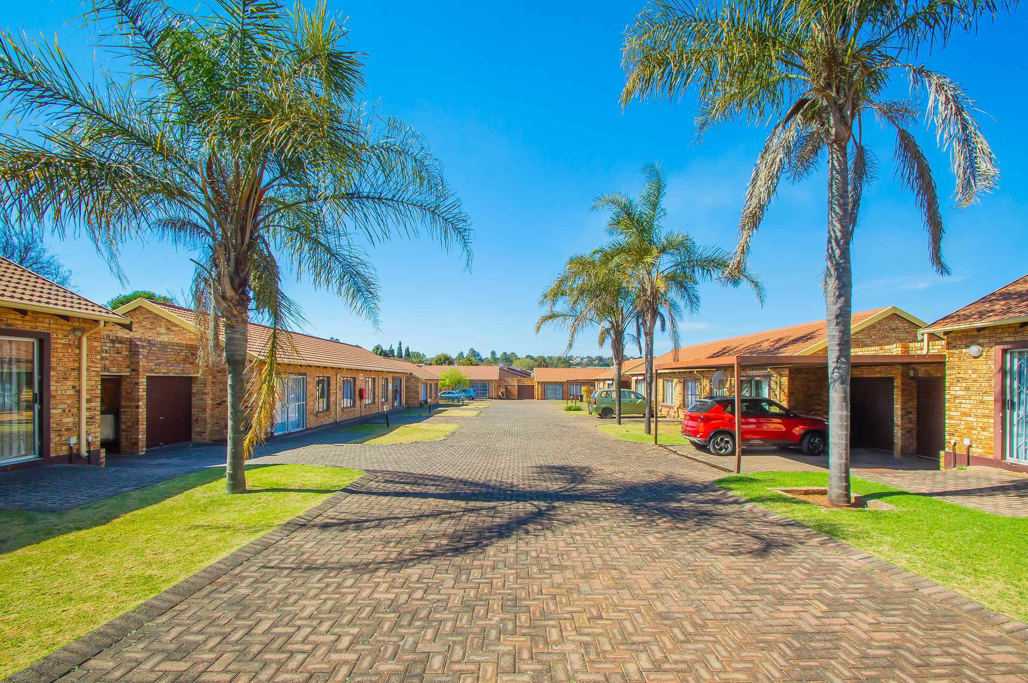 Townhouse for sale in Krugersdorp North - 1KR1746740