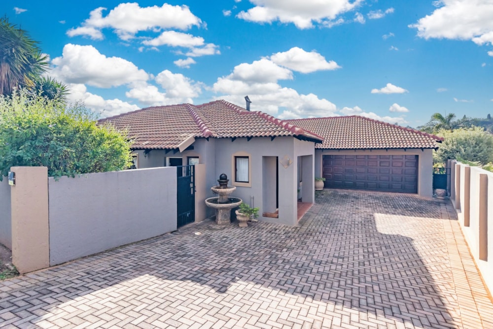 Townhouse to rent in Noordheuwel - 1KR1745252 Townhouse to rent in Noordheuwel - 1KR1745252