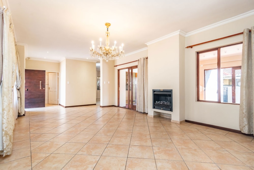 Townhouse to rent in Noordheuwel - 1KR1745252 Townhouse to rent in Noordheuwel - 1KR1745252