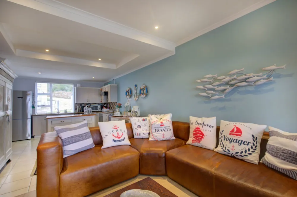 Apartment for sale in Pinnacle Point Golf Estate - 1MB1747271