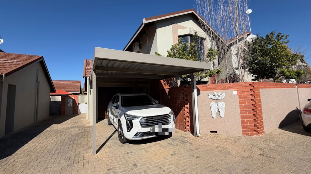 Townhouse for sale in Universitas - 1BX1747737 Townhouse for sale in Universitas - 1BX1747737