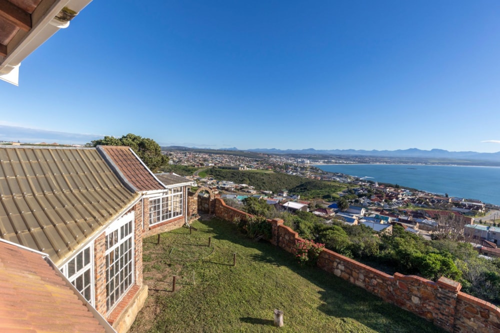 House for sale in Mossel Bay - 1MB1738697