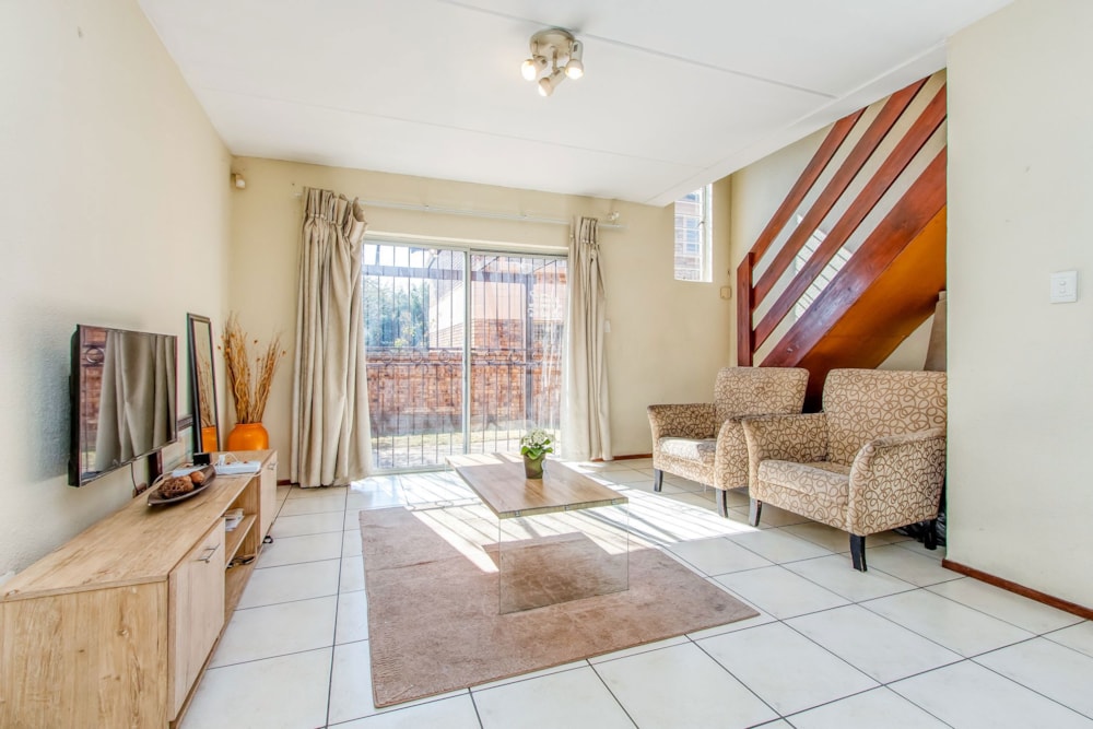 Townhouse for sale in Kyalami Hills - MR1745295 Townhouse for sale in Kyalami Hills - MR1745295