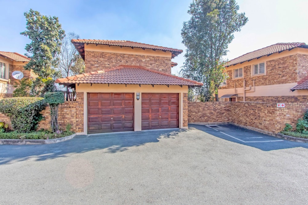 Townhouse for sale in Kyalami Hills - MR1745295 Townhouse for sale in Kyalami Hills - MR1745295