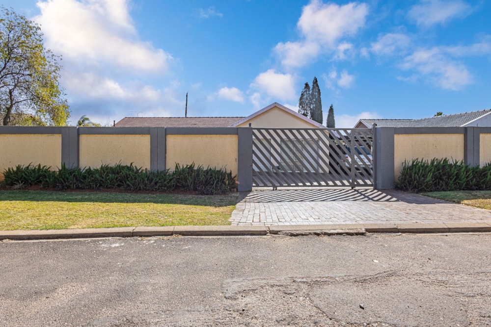 House for sale in Glen Marais - KTP1742175