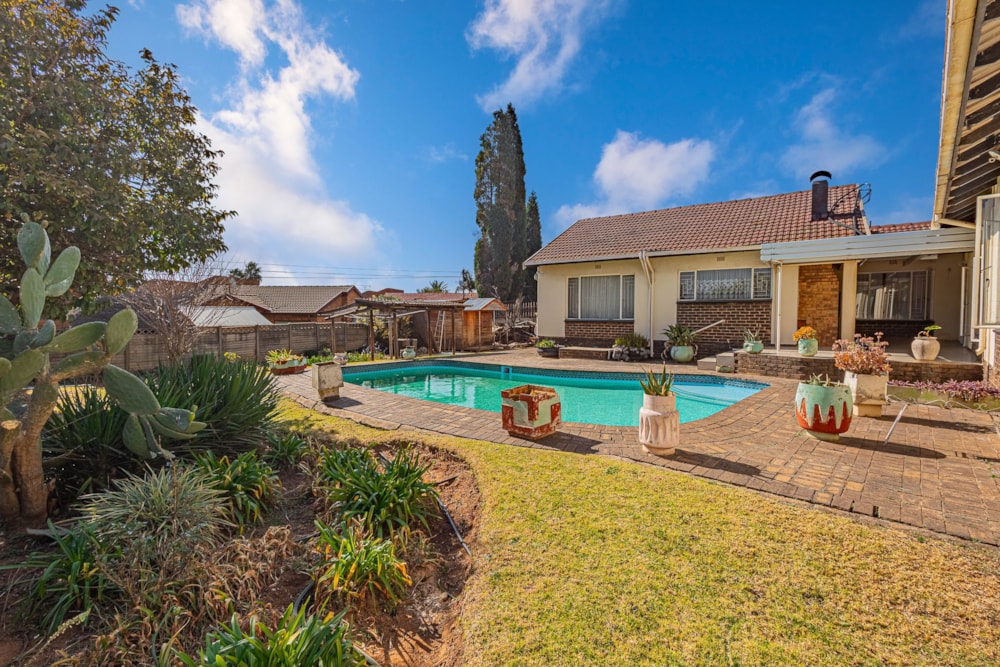 House for sale in Glen Marais - KTP1742175