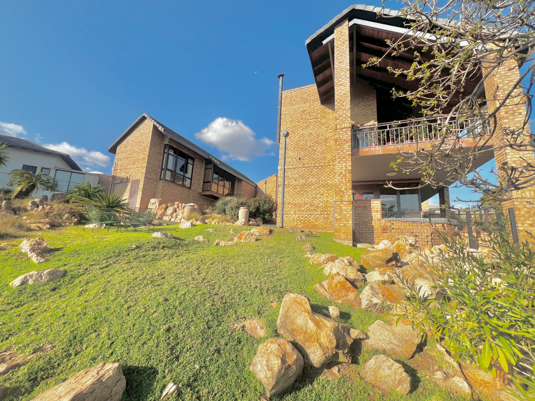 Security estate home for sale in Aquavista Mountain Estate - PRN1727498
