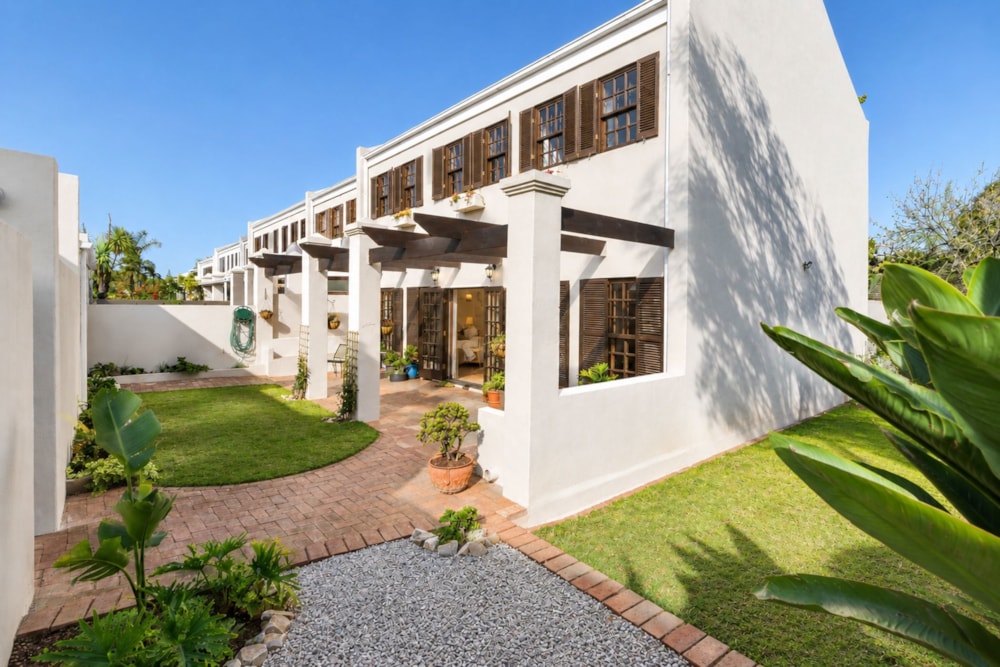 Townhouse for sale in Garsfontein - PT1746315 Townhouse for sale in Garsfontein - PT1746315