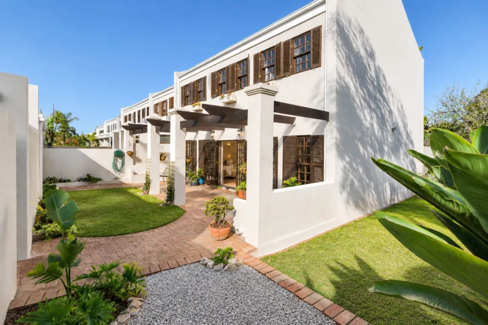 Townhouse for sale in Garsfontein - PT1746315 Townhouse for sale in Garsfontein - PT1746315