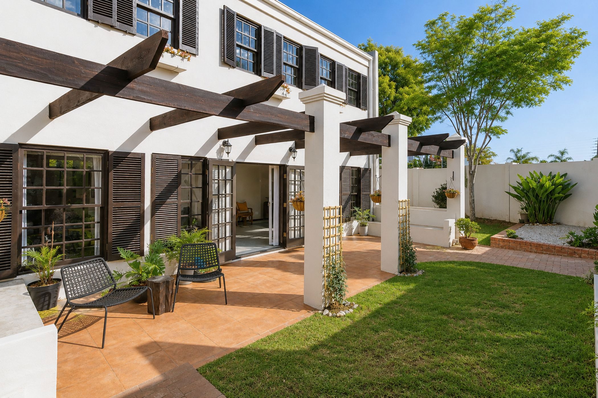 Townhouse for sale in Garsfontein - PT1746315